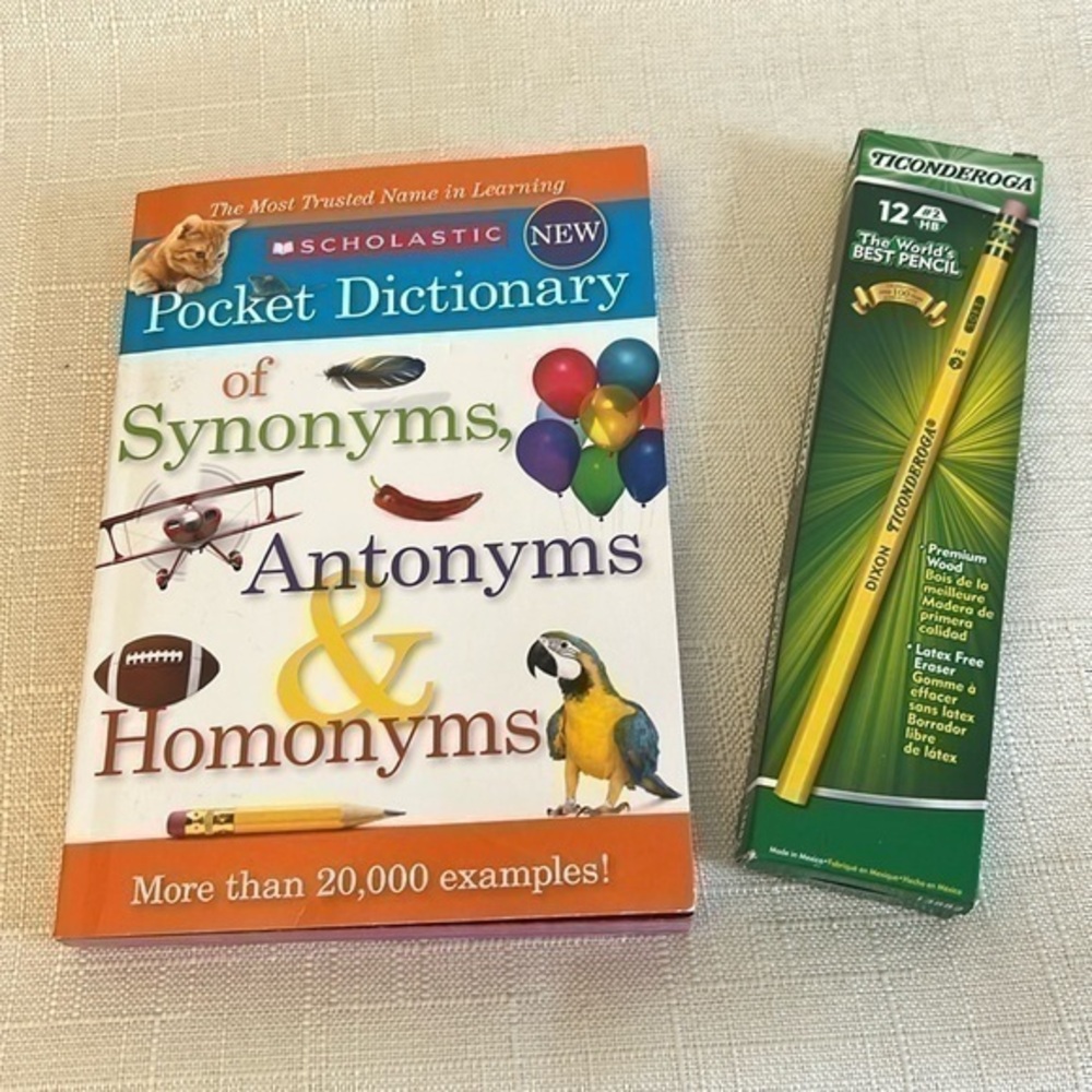 Bundle Scholastic Pocket Dictionary of Synonyms, Antonyms, & Homonyms BK1